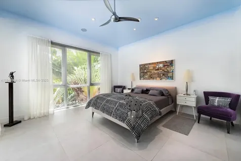 3175 Washington Street Miami FL 33133
