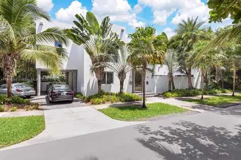 3175 Washington Street Miami FL 33133