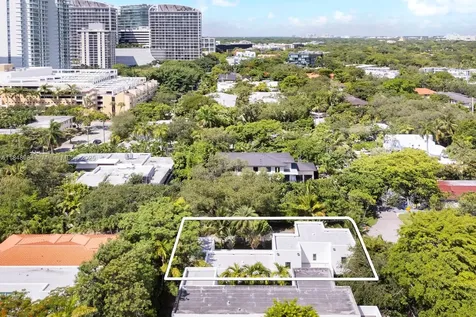 3175 Washington Street Miami FL 33133