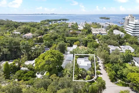 3175 Washington Street Miami FL 33133