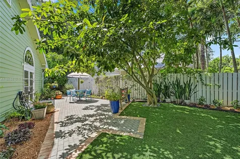 221 W Colony Way W Jupiter FL 33458