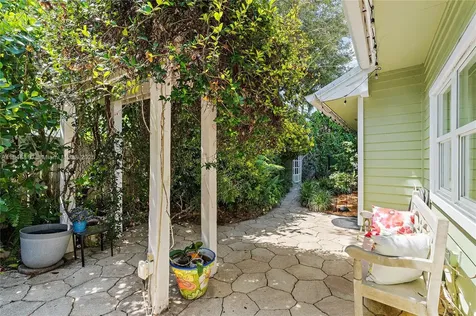 221 W Colony Way W Jupiter FL 33458