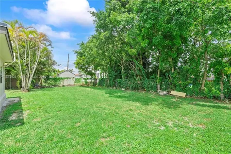 9731 NW 24th Place Sunrise FL 33322