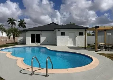 536 NW 7th Street Homestead FL 33030