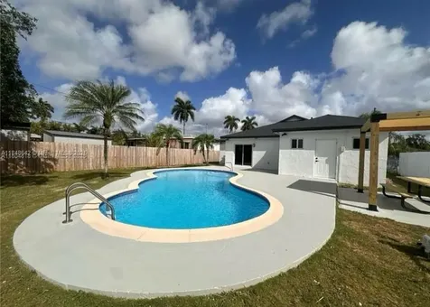 536 NW 7th Street Homestead FL 33030