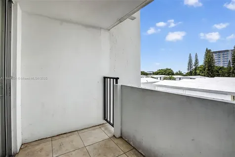 2750 NE 183rd Street Aventura FL 33160