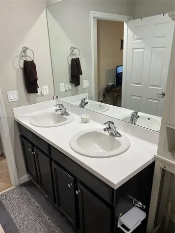 172 SW Langfield Avenue Port St. Lucie FL 34984