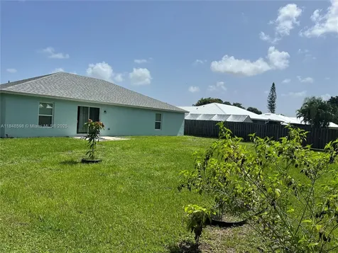 172 SW Langfield Avenue Port St. Lucie FL 34984