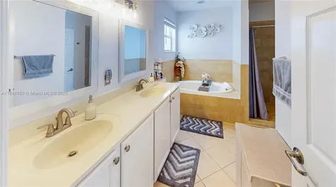 2389 NE 4th Street Homestead FL 33033