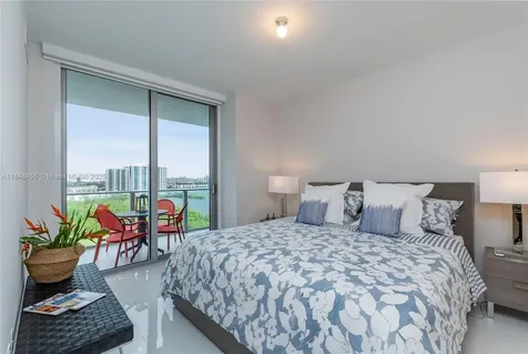 16385 Biscayne Boulevard Aventura FL 33160