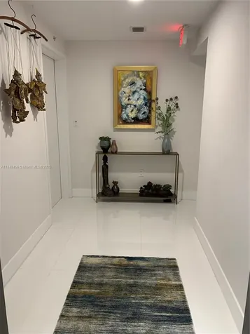 16385 Biscayne Boulevard Aventura FL 33160