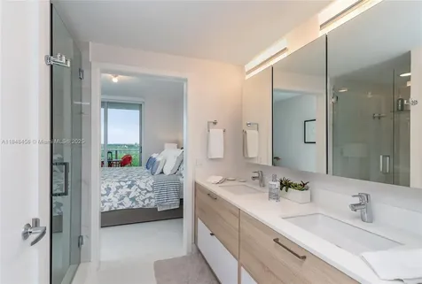 16385 Biscayne Boulevard Aventura FL 33160