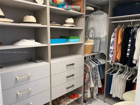 16385 Biscayne Boulevard Aventura FL 33160