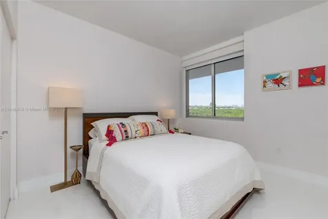 16385 Biscayne Boulevard Aventura FL 33160