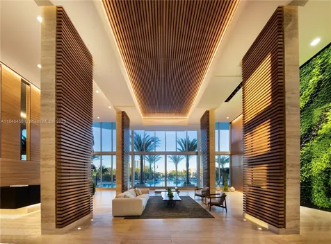 16385 Biscayne Boulevard Aventura FL 33160