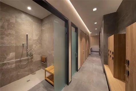 16385 Biscayne Boulevard Aventura FL 33160