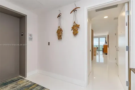 16385 Biscayne Boulevard Aventura FL 33160