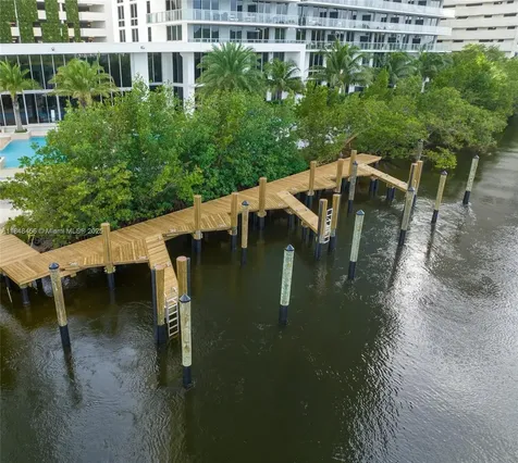16385 Biscayne Boulevard Aventura FL 33160