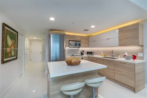 16385 Biscayne Boulevard Aventura FL 33160