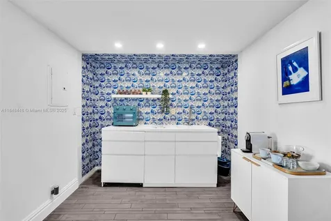 1100 West Avenue Miami Beach FL 33139