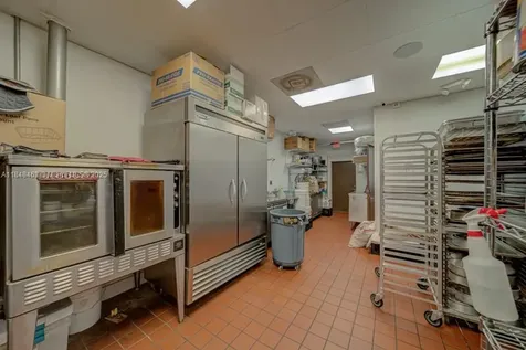 Bakery / Restaurant For Sale On Dixie Highway Miami FL 33157