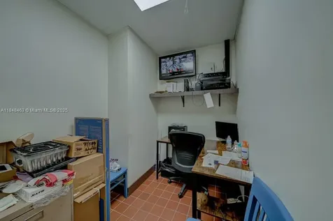 Bakery / Restaurant For Sale On Dixie Highway Miami FL 33157