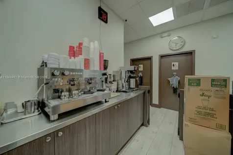 Bakery / Restaurant For Sale On Dixie Highway Miami FL 33157