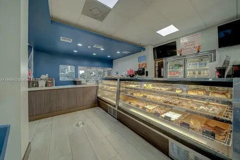 Bakery / Restaurant For Sale On Dixie Highway Miami FL 33157