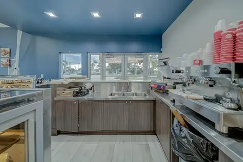 Bakery / Restaurant For Sale On Dixie Highway Miami FL 33157