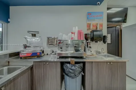 Bakery / Restaurant For Sale On Dixie Highway Miami FL 33157