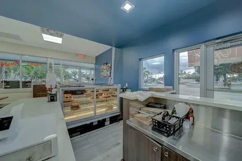 Bakery / Restaurant For Sale On Dixie Highway Miami FL 33157