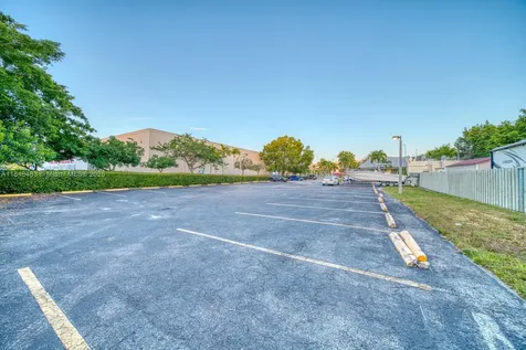 Bakery / Restaurant For Sale On Dixie Highway Miami FL 33157