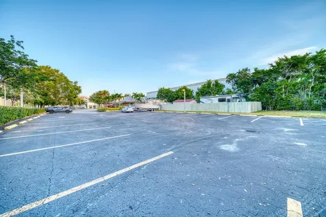 Bakery / Restaurant For Sale On Dixie Highway Miami FL 33157