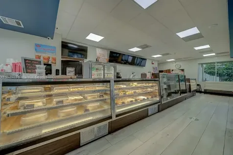 Bakery / Restaurant For Sale On Dixie Highway Miami FL 33157