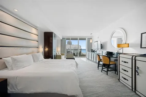 4391 Collins Avenue Miami Beach FL 33140