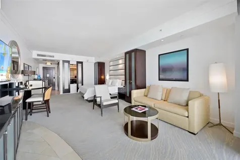 4391 Collins Avenue Miami Beach FL 33140