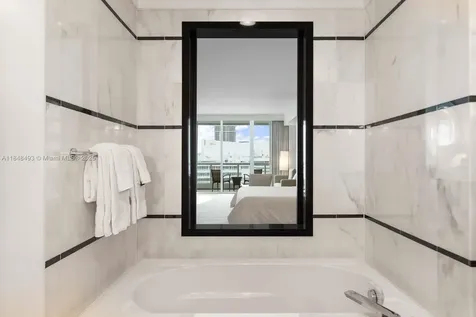 4391 Collins Avenue Miami Beach FL 33140
