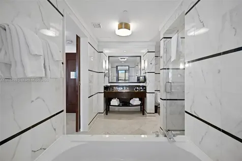 4391 Collins Avenue Miami Beach FL 33140