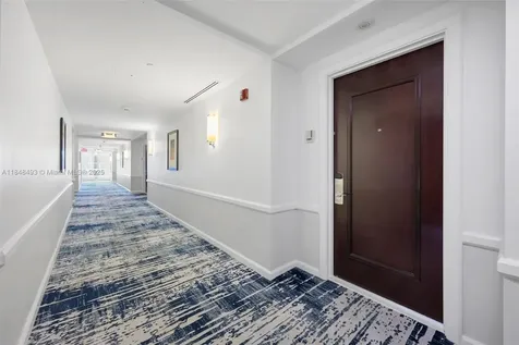 4391 Collins Avenue Miami Beach FL 33140
