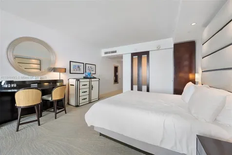 4391 Collins Avenue Miami Beach FL 33140