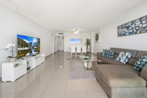 5601 Collins Avenue Miami Beach FL 33140