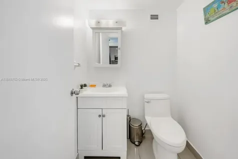 5601 Collins Avenue Miami Beach FL 33140