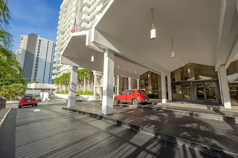 5601 Collins Avenue Miami Beach FL 33140