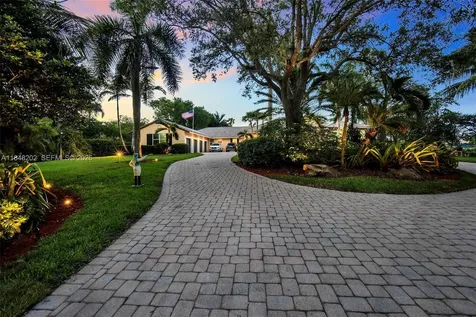 14211 Sunset Lane Southwest Ranches FL 33330