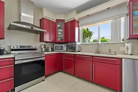 5045 SW 67th Avenue South Miami FL 33155
