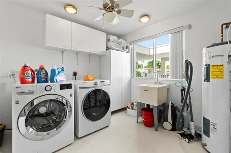 5045 SW 67th Avenue South Miami FL 33155