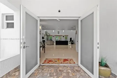 5045 SW 67th Avenue South Miami FL 33155