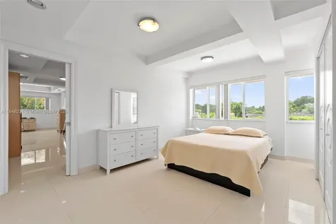 5045 SW 67th Avenue South Miami FL 33155