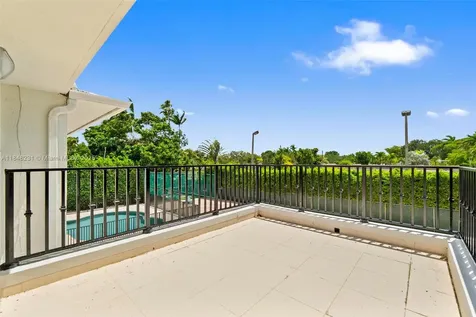 5045 SW 67th Avenue South Miami FL 33155