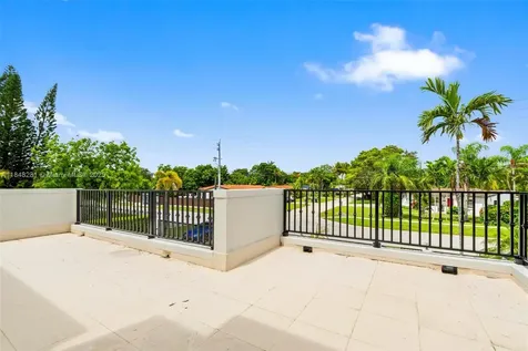 5045 SW 67th Avenue South Miami FL 33155